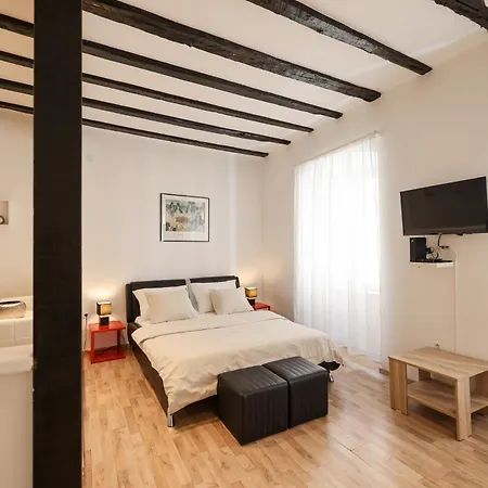 Kalelarga Apartment *