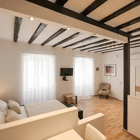 Lejlighed Kalelarga *