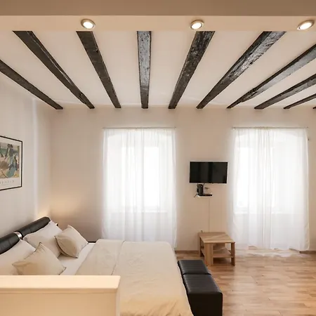 Kalelarga Apartman Zára